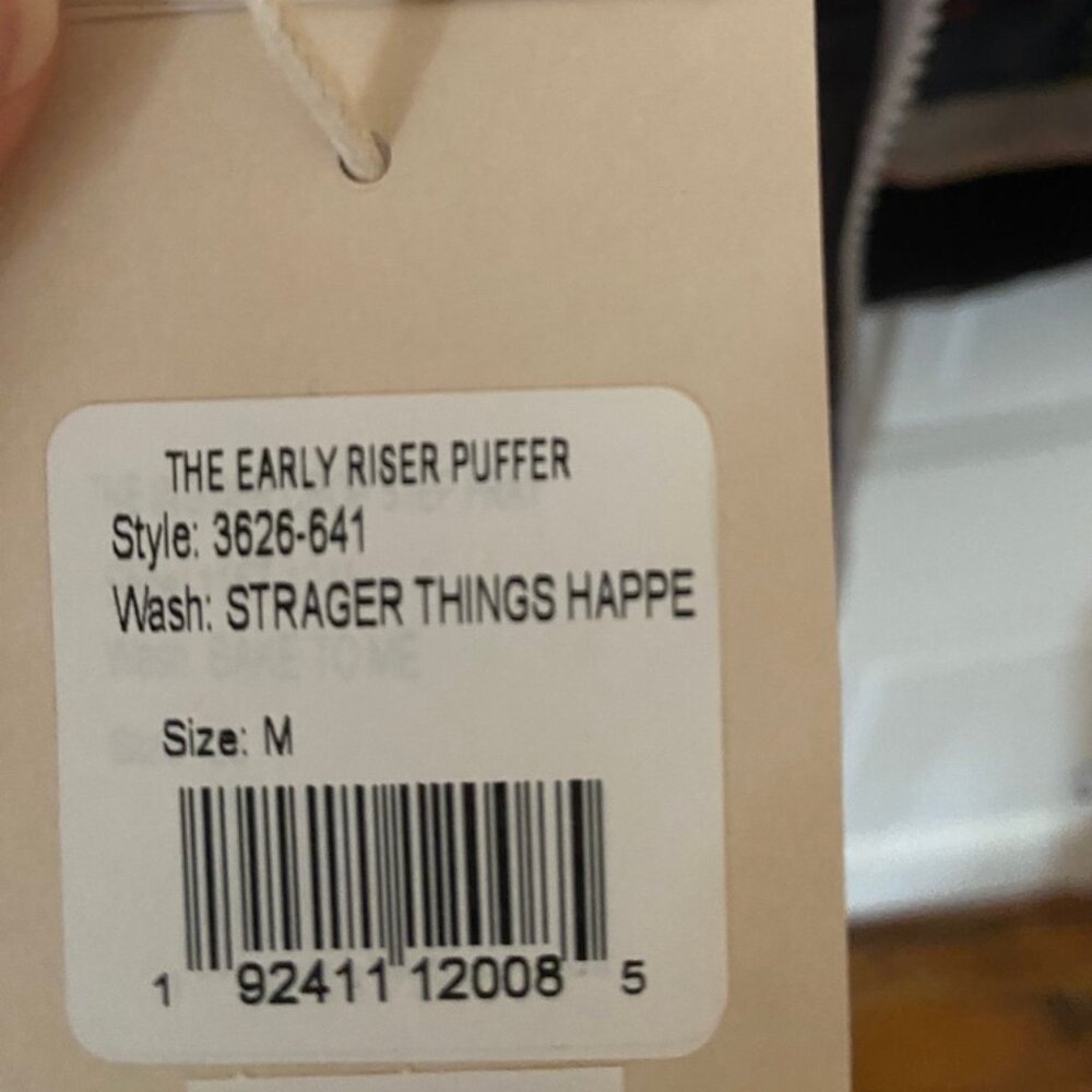 NWT Mother Early Riser Stranger Things Puffer Jacket - Picture 8 of 8